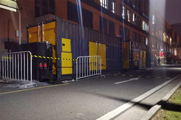 随州柴油发电机组的输出电压是如何调节的？